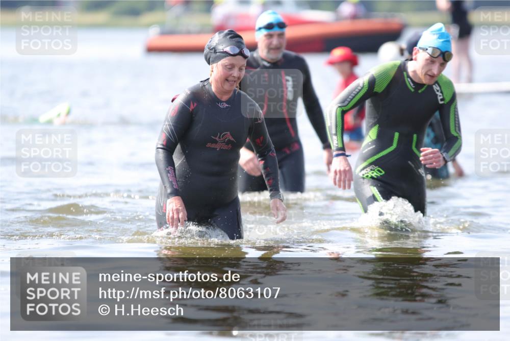 22.06.2025 - Viking Triathlon H.Heesch http://msf.ph/oto/8063107 22.06.2025 10:52:10 Schwimmen 116, 136, 481, 490, 542 meine-sportfotos.de