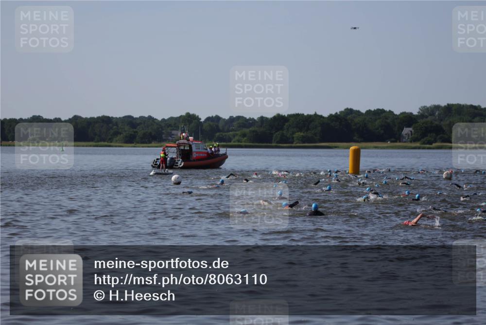 22.06.2025 - Viking Triathlon H.Heesch http://msf.ph/oto/8063110 22.06.2025 10:09:32 Schwimmen  meine-sportfotos.de