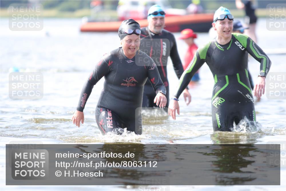 22.06.2025 - Viking Triathlon H.Heesch http://msf.ph/oto/8063112 22.06.2025 10:52:11 Schwimmen 116, 136, 481, 490, 542 meine-sportfotos.de