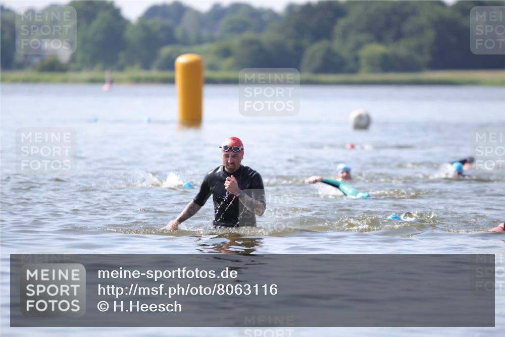 22.06.2025 - Viking Triathlon H.Heesch http://msf.ph/oto/8063116 22.06.2025 10:52:29 Schwimmen 116, 136, 481, 490 meine-sportfotos.de