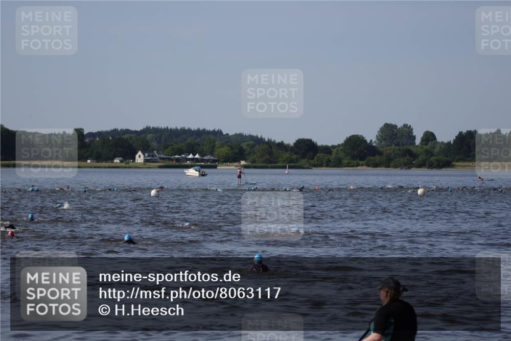 22.06.2025 - Viking Triathlon H.Heesch http://msf.ph/oto/8063117 22.06.2025 10:09:34 Schwimmen  meine-sportfotos.de
