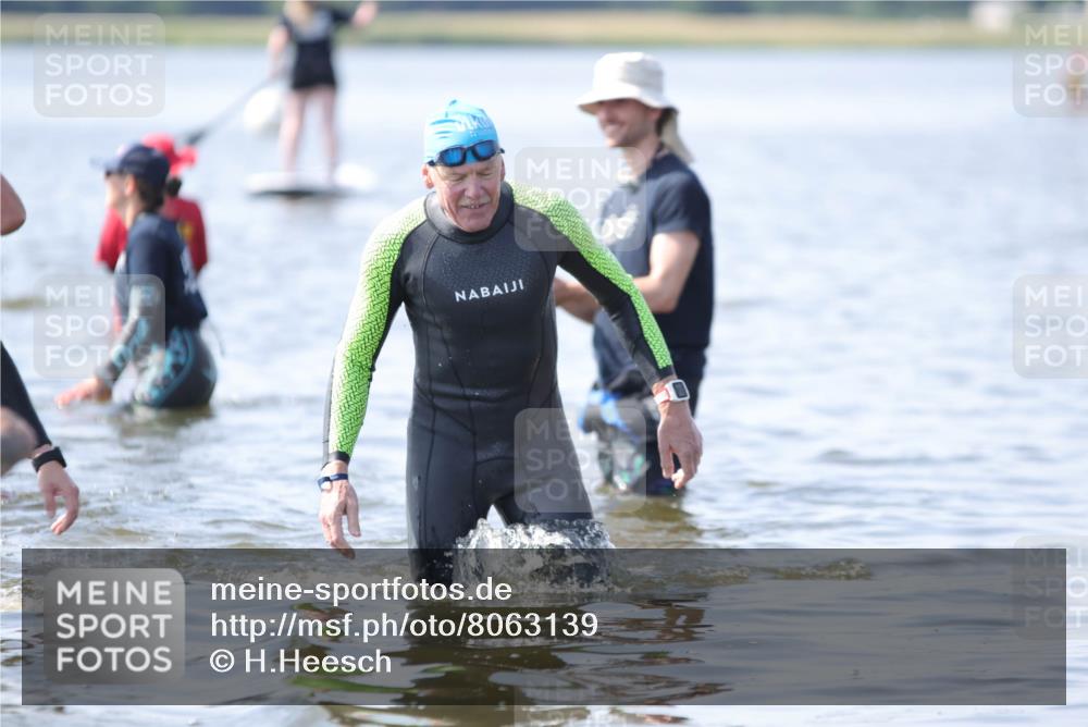 22.06.2025 - Viking Triathlon H.Heesch http://msf.ph/oto/8063139 22.06.2025 10:52:48 Schwimmen 106, 160, 656 meine-sportfotos.de