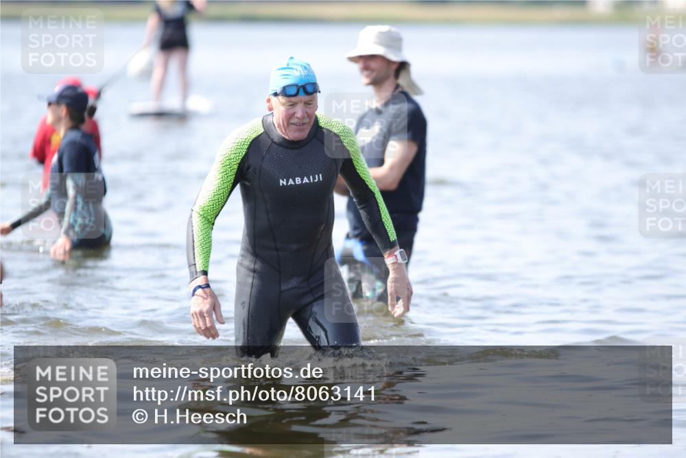 22.06.2025 - Viking Triathlon H.Heesch http://msf.ph/oto/8063141 22.06.2025 10:52:48 Schwimmen 106, 160, 656 meine-sportfotos.de