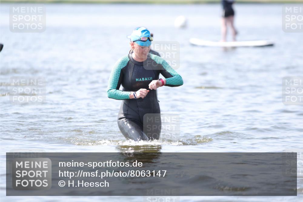 22.06.2025 - Viking Triathlon H.Heesch http://msf.ph/oto/8063147 22.06.2025 10:52:58 Schwimmen 106, 160, 165, 470, 640, 656 meine-sportfotos.de