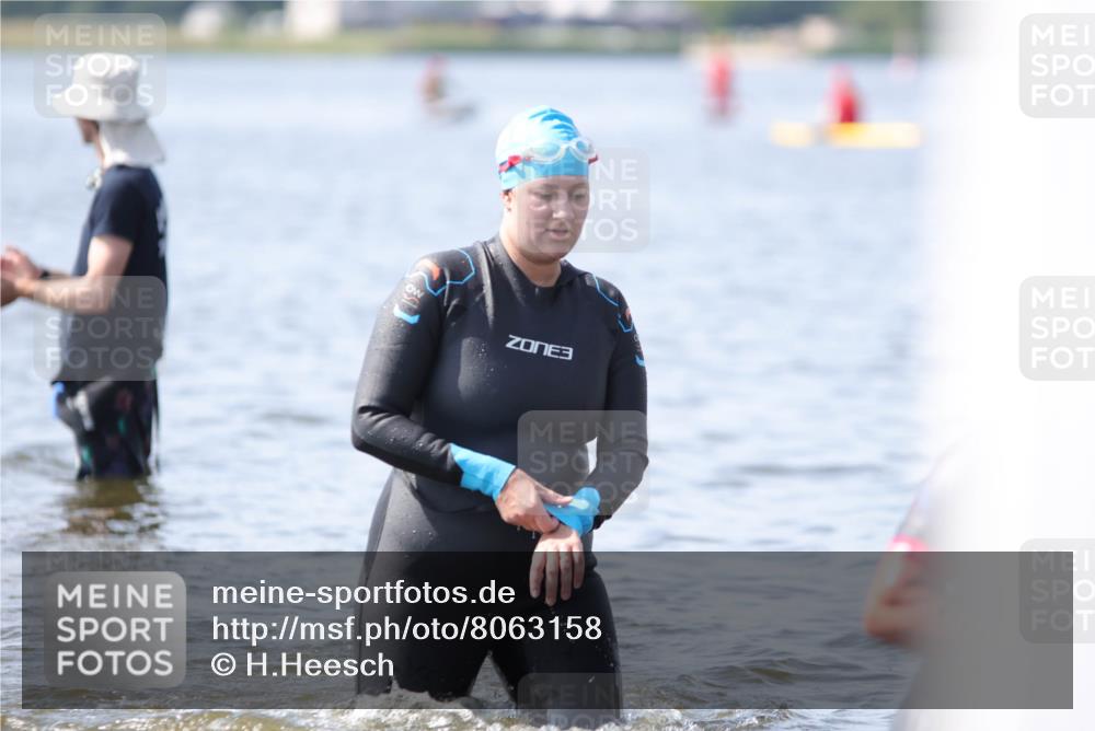 22.06.2025 - Viking Triathlon H.Heesch http://msf.ph/oto/8063158 22.06.2025 10:53:15 Schwimmen 165, 201, 241, 319, 470, 640 meine-sportfotos.de