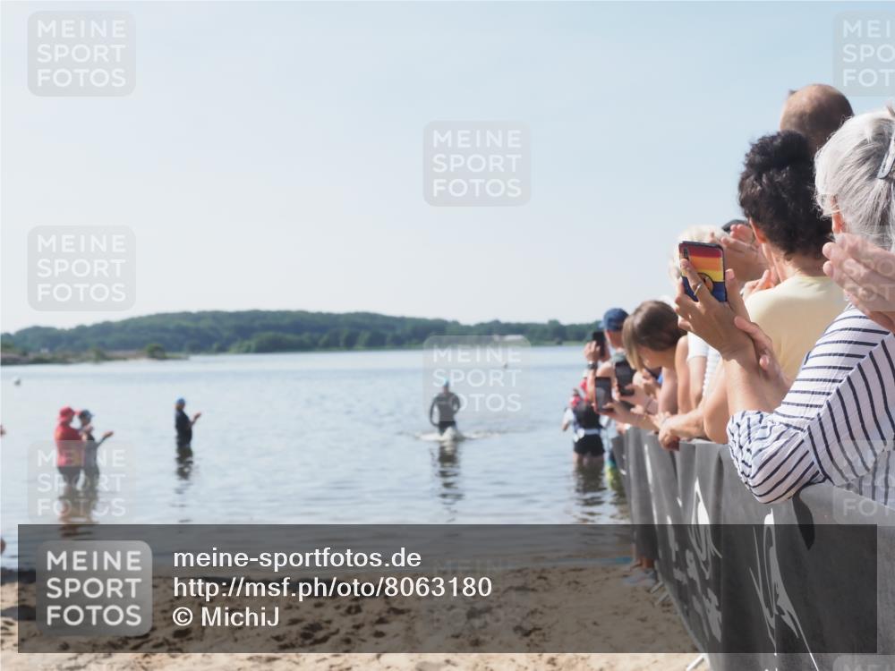 22.06.2025 - Viking Triathlon MichiJ http://msf.ph/oto/8063180 22.06.2025 10:22:42 Schwimmen 100 meine-sportfotos.de