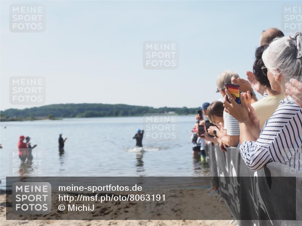 22.06.2025 - Viking Triathlon MichiJ http://msf.ph/oto/8063191 22.06.2025 10:22:44 Schwimmen 100 meine-sportfotos.de