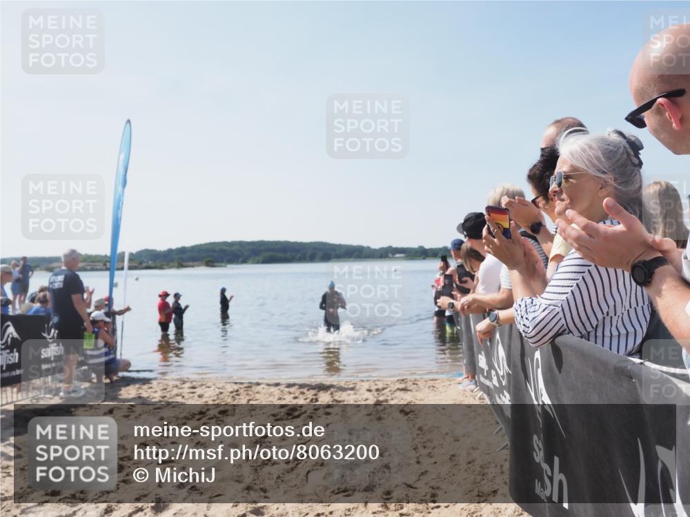 22.06.2025 - Viking Triathlon MichiJ http://msf.ph/oto/8063200 22.06.2025 10:22:48 Schwimmen 100 meine-sportfotos.de