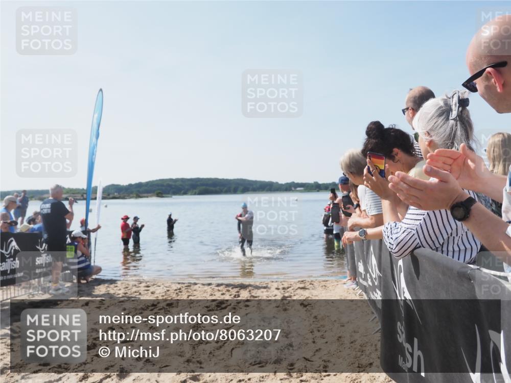 22.06.2025 - Viking Triathlon MichiJ http://msf.ph/oto/8063207 22.06.2025 10:22:49 Schwimmen 100 meine-sportfotos.de