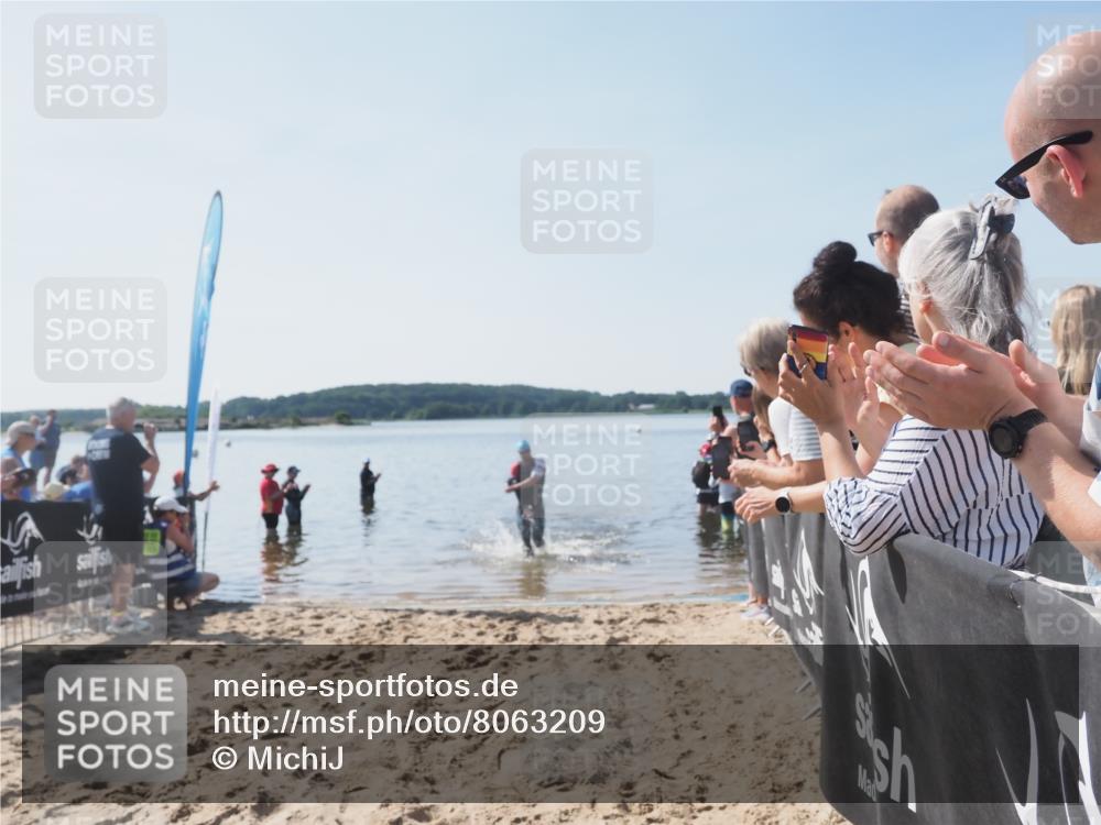 22.06.2025 - Viking Triathlon MichiJ http://msf.ph/oto/8063209 22.06.2025 10:22:50 Schwimmen 100 meine-sportfotos.de
