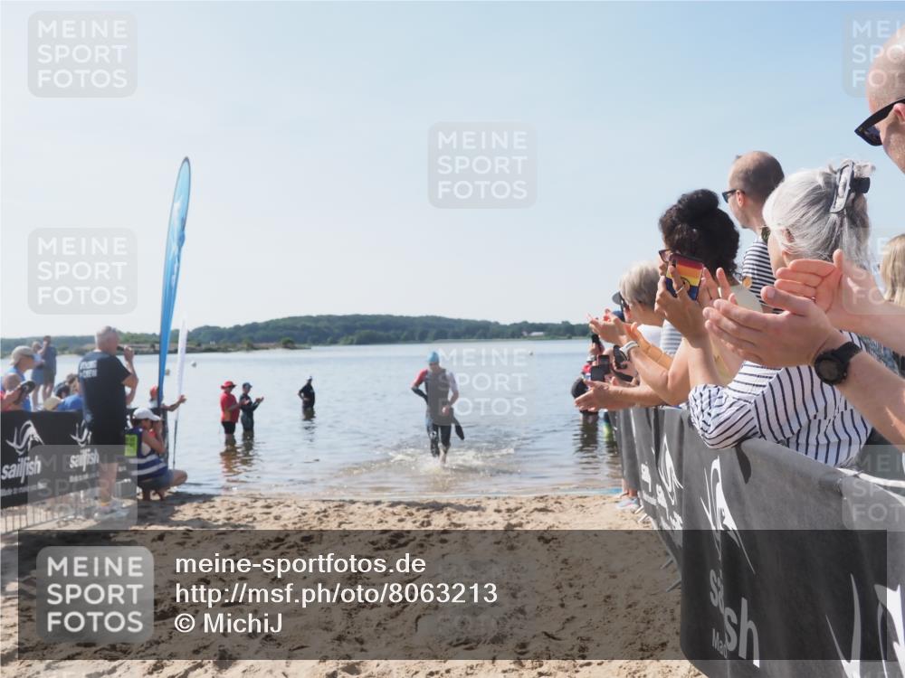 22.06.2025 - Viking Triathlon MichiJ http://msf.ph/oto/8063213 22.06.2025 10:22:50 Schwimmen 100 meine-sportfotos.de