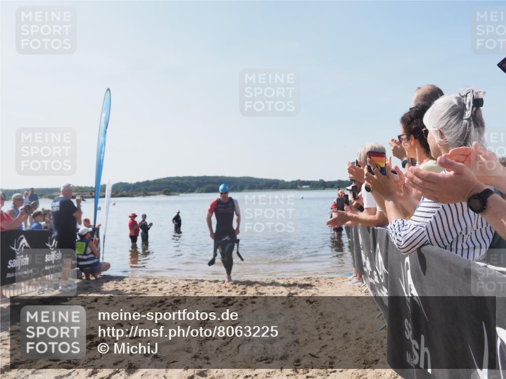 22.06.2025 - Viking Triathlon MichiJ http://msf.ph/oto/8063225 22.06.2025 10:22:52 Schwimmen 100 meine-sportfotos.de