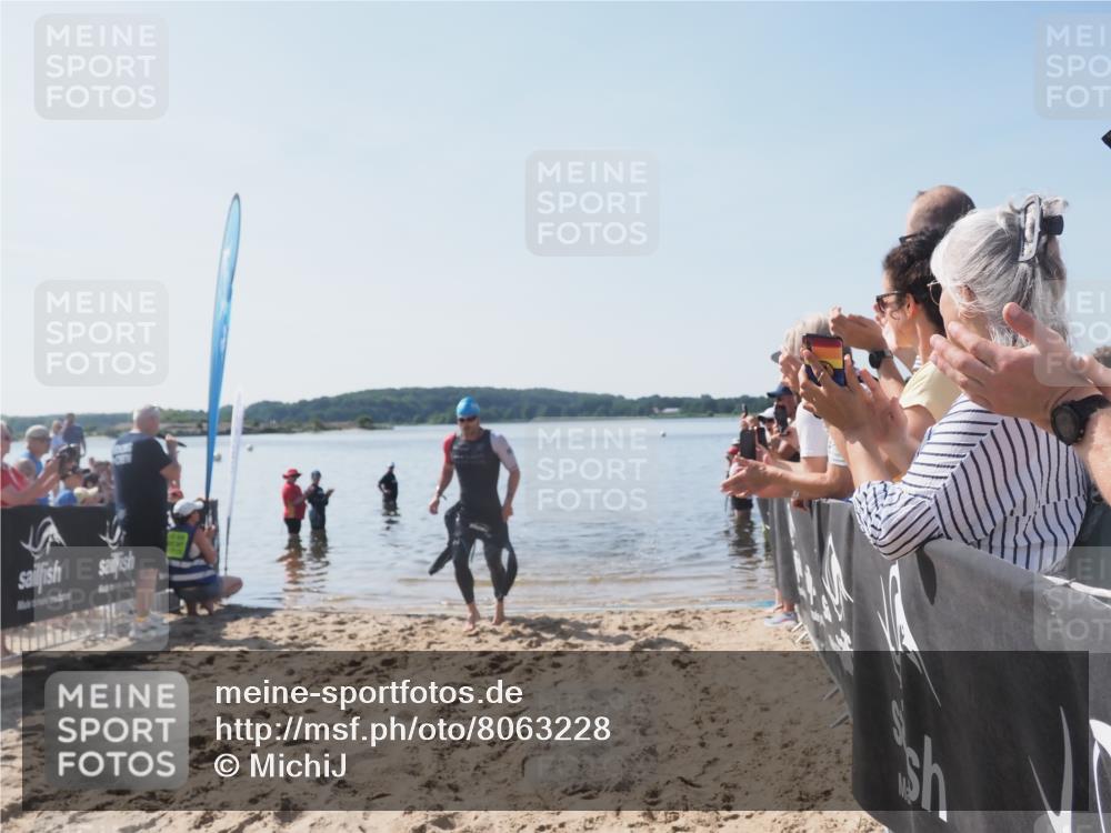 22.06.2025 - Viking Triathlon MichiJ http://msf.ph/oto/8063228 22.06.2025 10:22:52 Schwimmen 100 meine-sportfotos.de