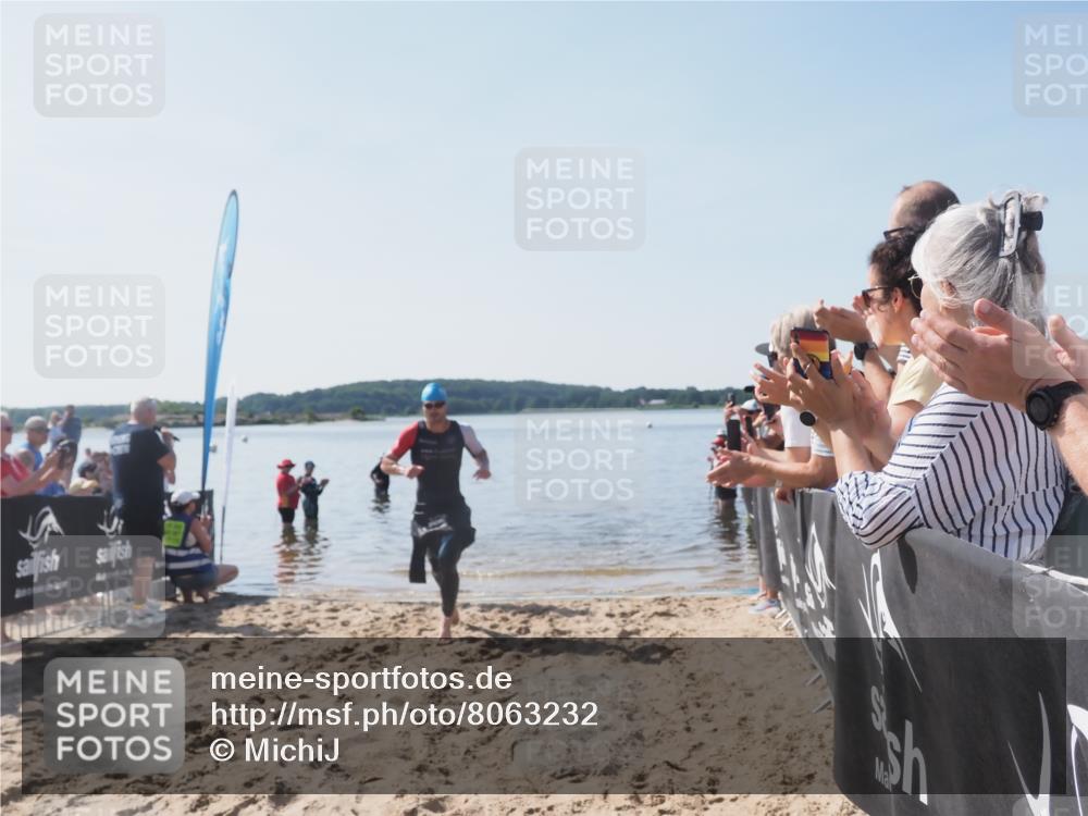 22.06.2025 - Viking Triathlon MichiJ http://msf.ph/oto/8063232 22.06.2025 10:22:52 Schwimmen 100 meine-sportfotos.de