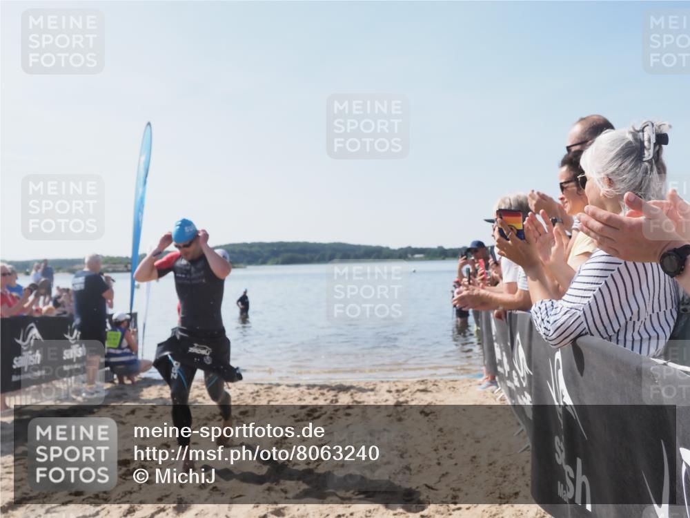 22.06.2025 - Viking Triathlon MichiJ http://msf.ph/oto/8063240 22.06.2025 10:22:53 Schwimmen 100 meine-sportfotos.de