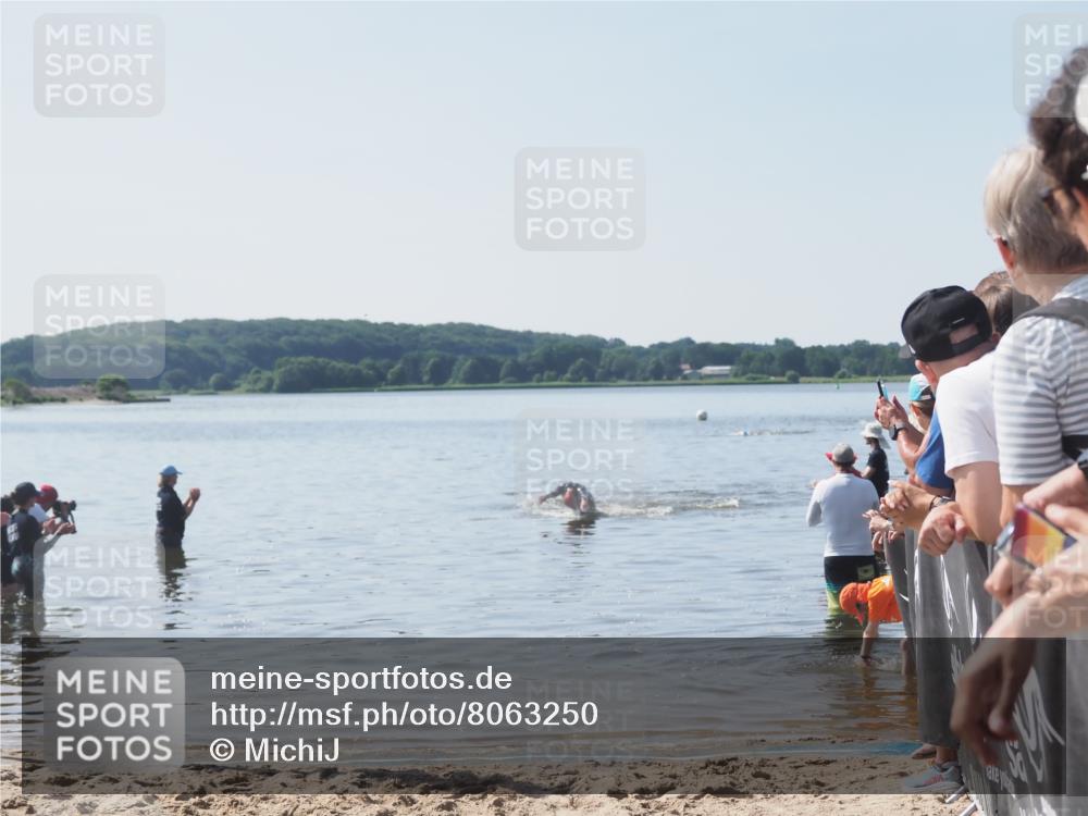 22.06.2025 - Viking Triathlon MichiJ http://msf.ph/oto/8063250 22.06.2025 10:24:04 Schwimmen 609 meine-sportfotos.de