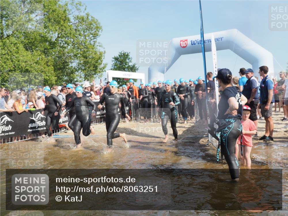 22.06.2025 - Viking Triathlon KatJ http://msf.ph/oto/8063251 22.06.2025 10:02:13 Schwimmen 21, 107, 127, 137, 139, 149, 207, 247, 309, 365, 382, 387, 415, 492, 522 meine-sportfotos.de