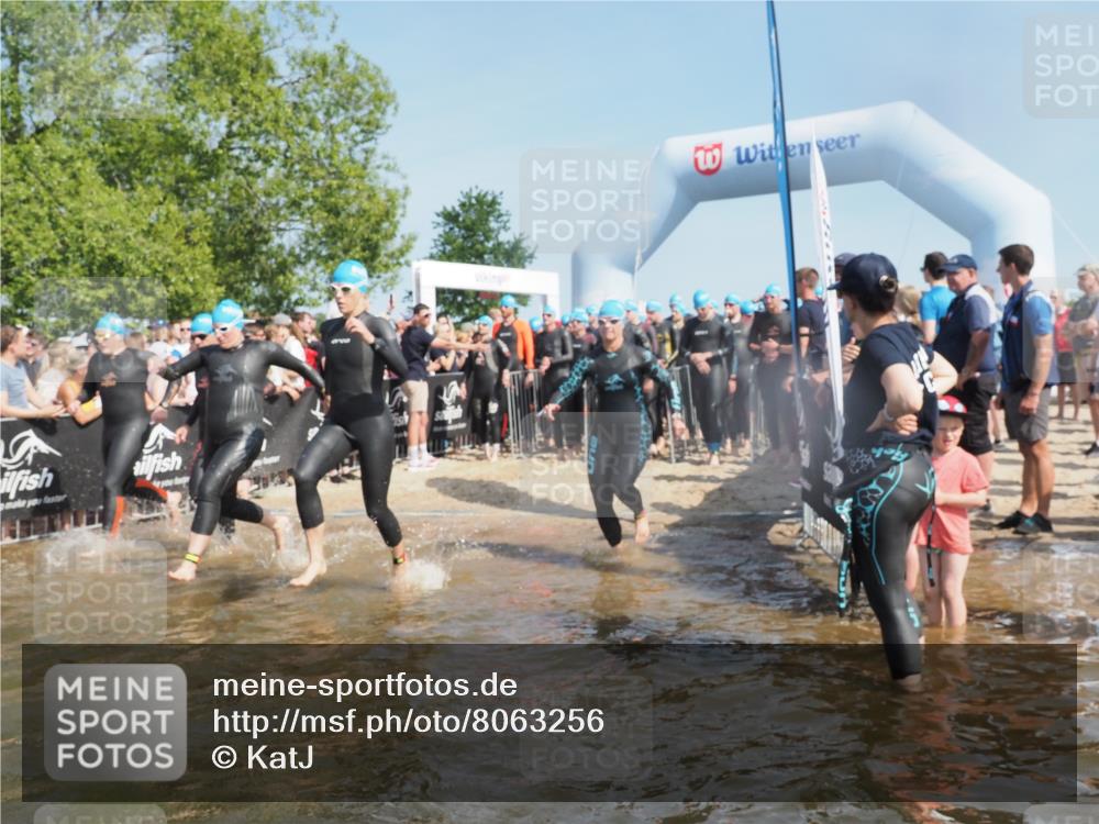 22.06.2025 - Viking Triathlon KatJ http://msf.ph/oto/8063256 22.06.2025 10:02:13 Schwimmen 21, 107, 127, 137, 139, 149, 207, 247, 309, 365, 382, 387, 415, 492, 522 meine-sportfotos.de