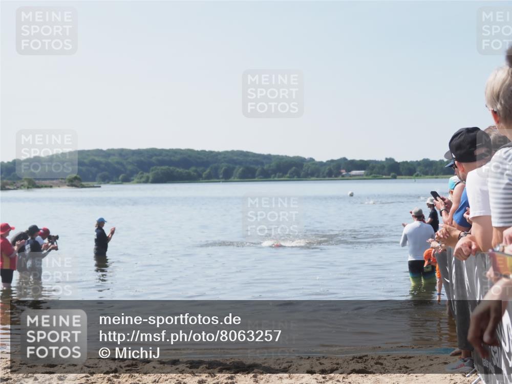 22.06.2025 - Viking Triathlon MichiJ http://msf.ph/oto/8063257 22.06.2025 10:24:05 Schwimmen 609 meine-sportfotos.de