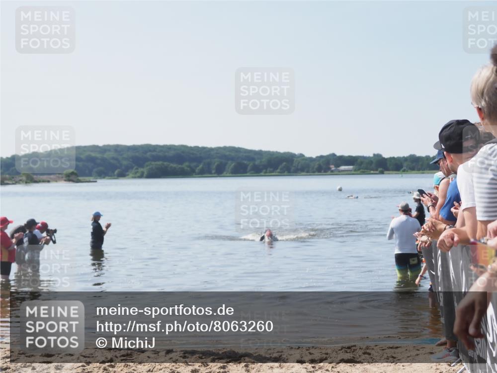 22.06.2025 - Viking Triathlon MichiJ http://msf.ph/oto/8063260 22.06.2025 10:24:05 Schwimmen 609 meine-sportfotos.de