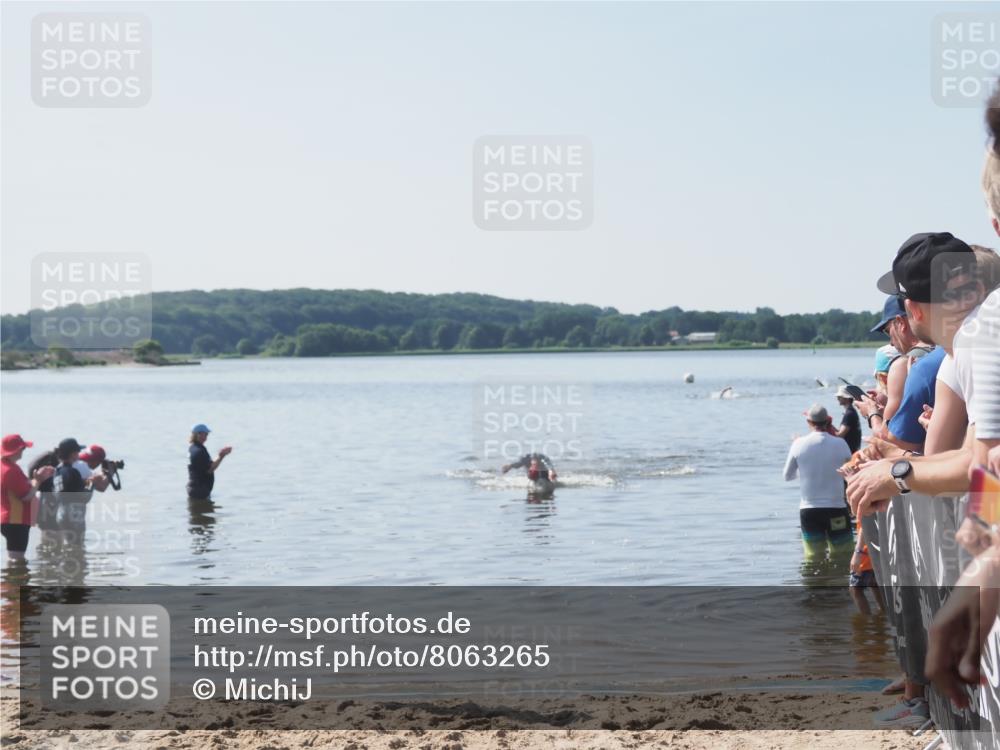 22.06.2025 - Viking Triathlon MichiJ http://msf.ph/oto/8063265 22.06.2025 10:24:06 Schwimmen 609 meine-sportfotos.de
