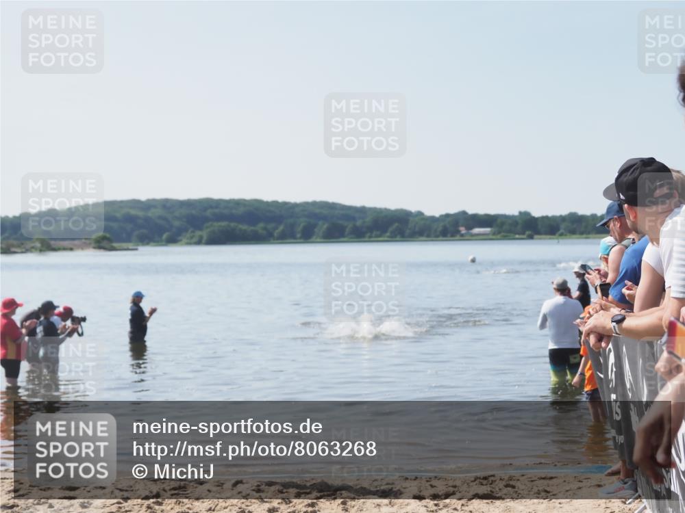 22.06.2025 - Viking Triathlon MichiJ http://msf.ph/oto/8063268 22.06.2025 10:24:06 Schwimmen 609 meine-sportfotos.de