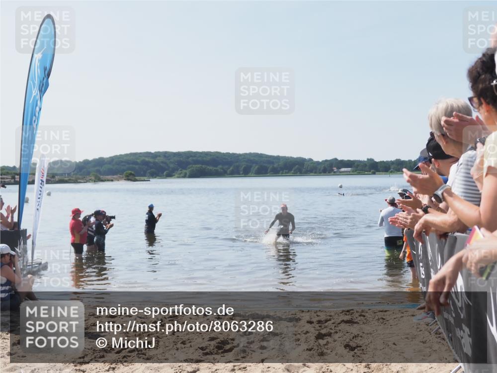 22.06.2025 - Viking Triathlon MichiJ http://msf.ph/oto/8063286 22.06.2025 10:24:10 Schwimmen 609 meine-sportfotos.de
