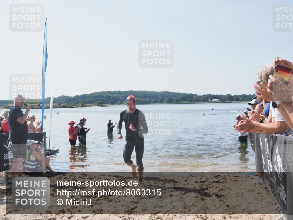 22.06.2025 - Viking Triathlon MichiJ http://msf.ph/oto/8063315 22.06.2025 10:24:15 Schwimmen 609 meine-sportfotos.de