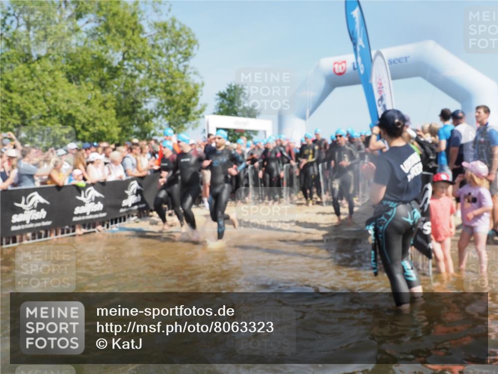 22.06.2025 - Viking Triathlon KatJ http://msf.ph/oto/8063323 22.06.2025 10:02:23 Schwimmen 21, 75, 78, 103, 139, 180, 207, 255, 265, 283, 309, 331, 382, 464, 469 meine-sportfotos.de
