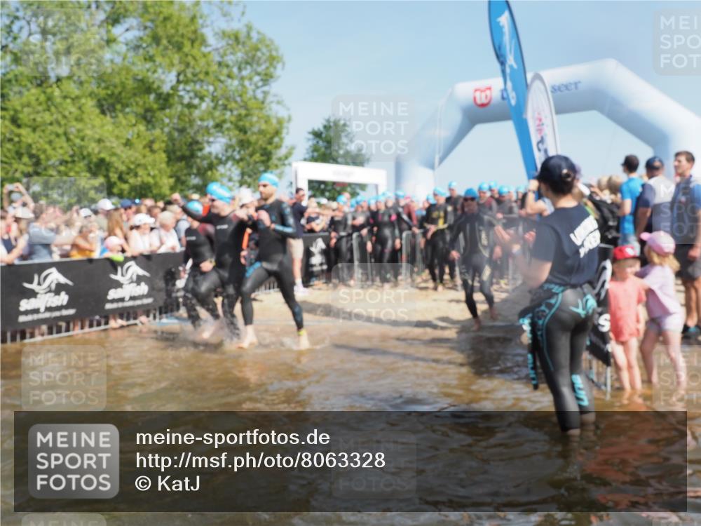 22.06.2025 - Viking Triathlon KatJ http://msf.ph/oto/8063328 22.06.2025 10:02:23 Schwimmen 21, 75, 78, 103, 139, 180, 207, 255, 265, 283, 309, 331, 382, 464, 469 meine-sportfotos.de