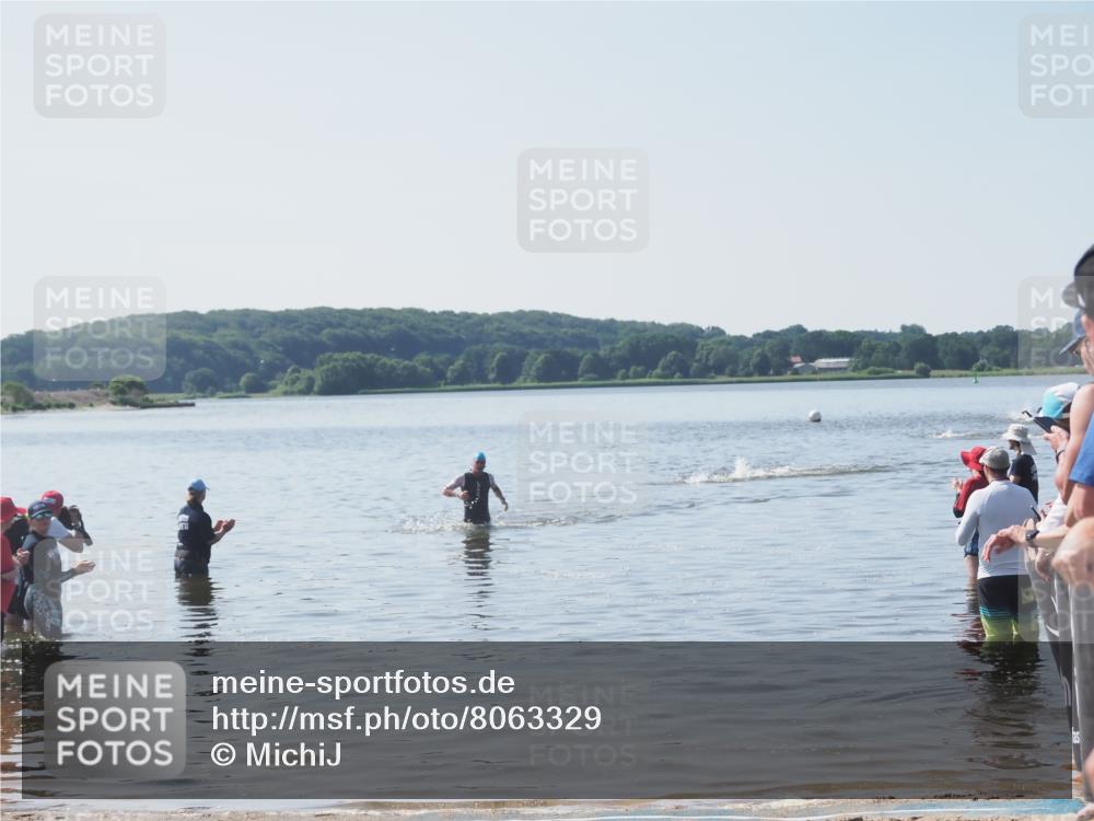 22.06.2025 - Viking Triathlon MichiJ http://msf.ph/oto/8063329 22.06.2025 10:24:41 Schwimmen 329 meine-sportfotos.de