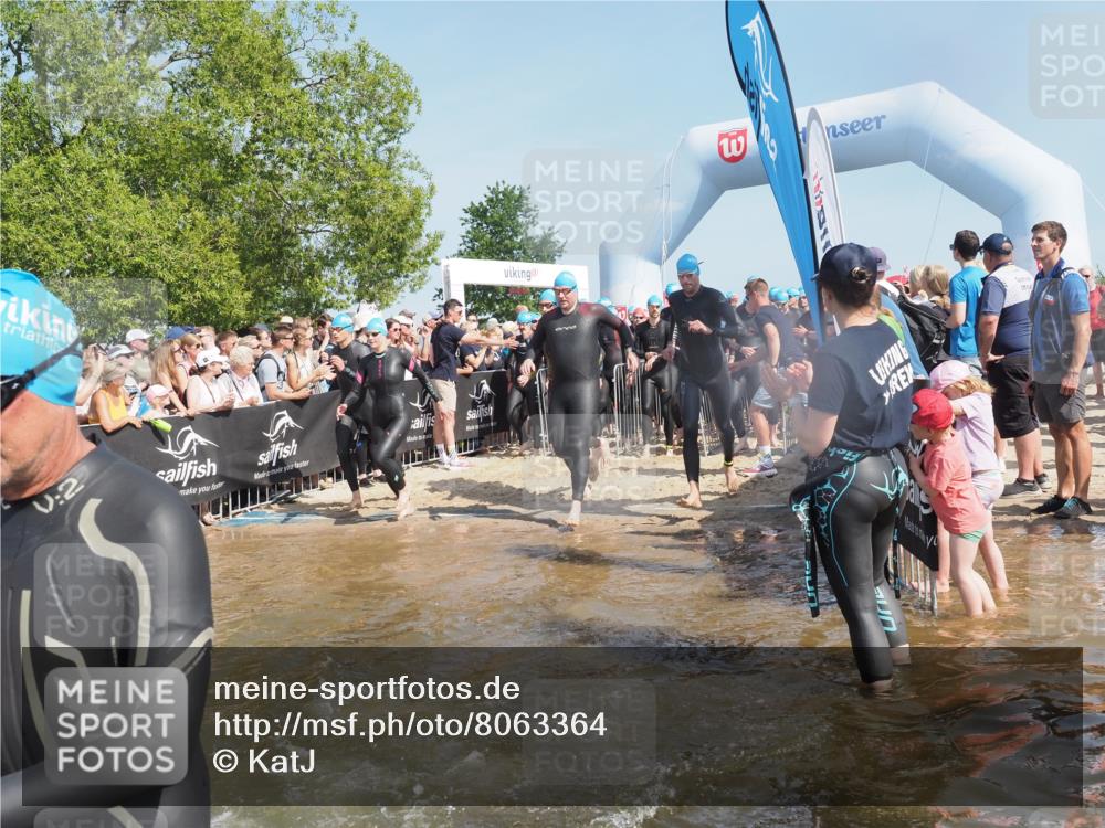 22.06.2025 - Viking Triathlon KatJ http://msf.ph/oto/8063364 22.06.2025 10:02:27 Schwimmen 75, 78, 103, 180, 188, 189, 255, 265, 283, 331, 464, 469, 520, 532, 549 meine-sportfotos.de
