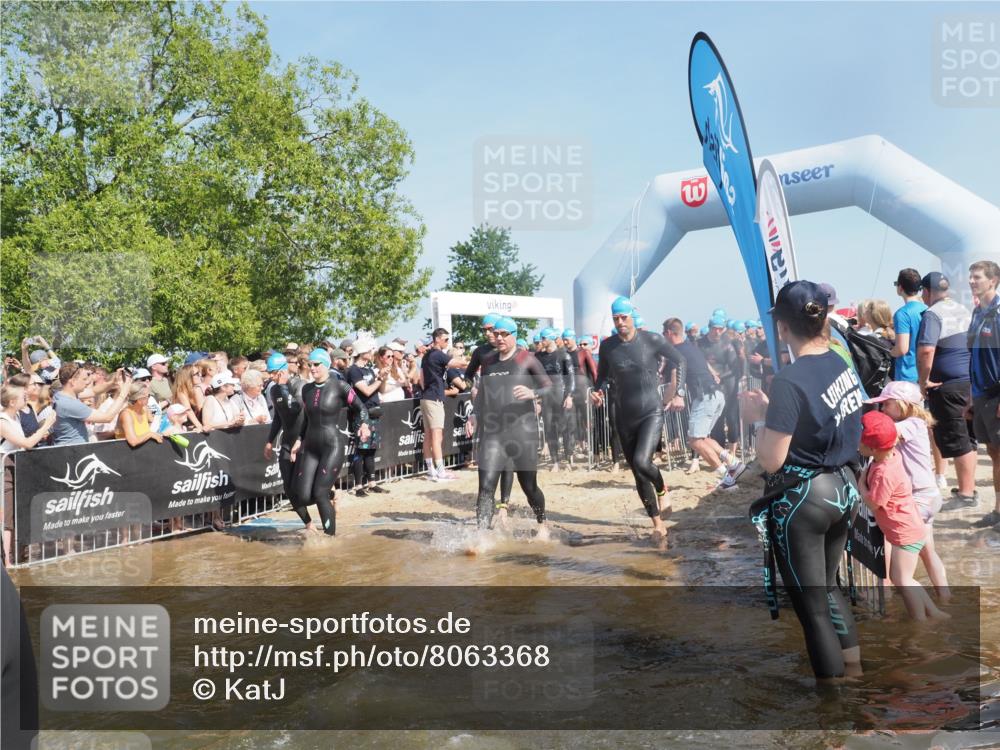 22.06.2025 - Viking Triathlon KatJ http://msf.ph/oto/8063368 22.06.2025 10:02:28 Schwimmen 75, 78, 103, 180, 188, 189, 255, 265, 283, 297, 331, 464, 469, 520, 532, 549 meine-sportfotos.de