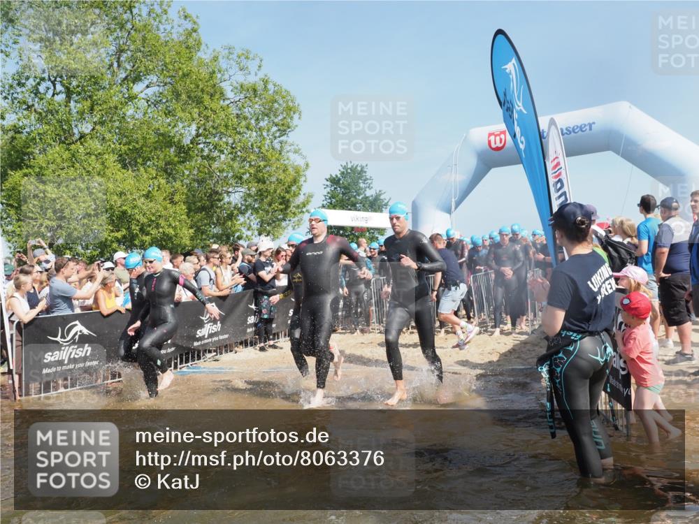 22.06.2025 - Viking Triathlon KatJ http://msf.ph/oto/8063376 22.06.2025 10:02:28 Schwimmen 75, 78, 103, 180, 188, 189, 255, 265, 283, 297, 331, 464, 469, 520, 532, 549 meine-sportfotos.de