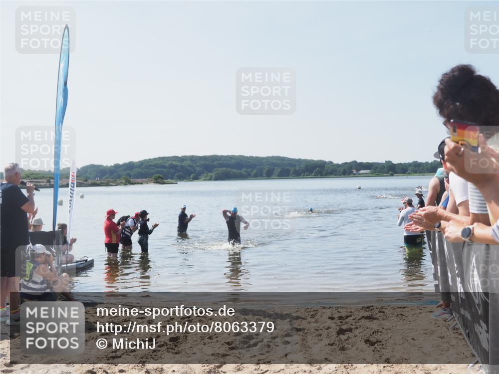 22.06.2025 - Viking Triathlon MichiJ http://msf.ph/oto/8063379 22.06.2025 10:24:50 Schwimmen 4, 329, 521 meine-sportfotos.de