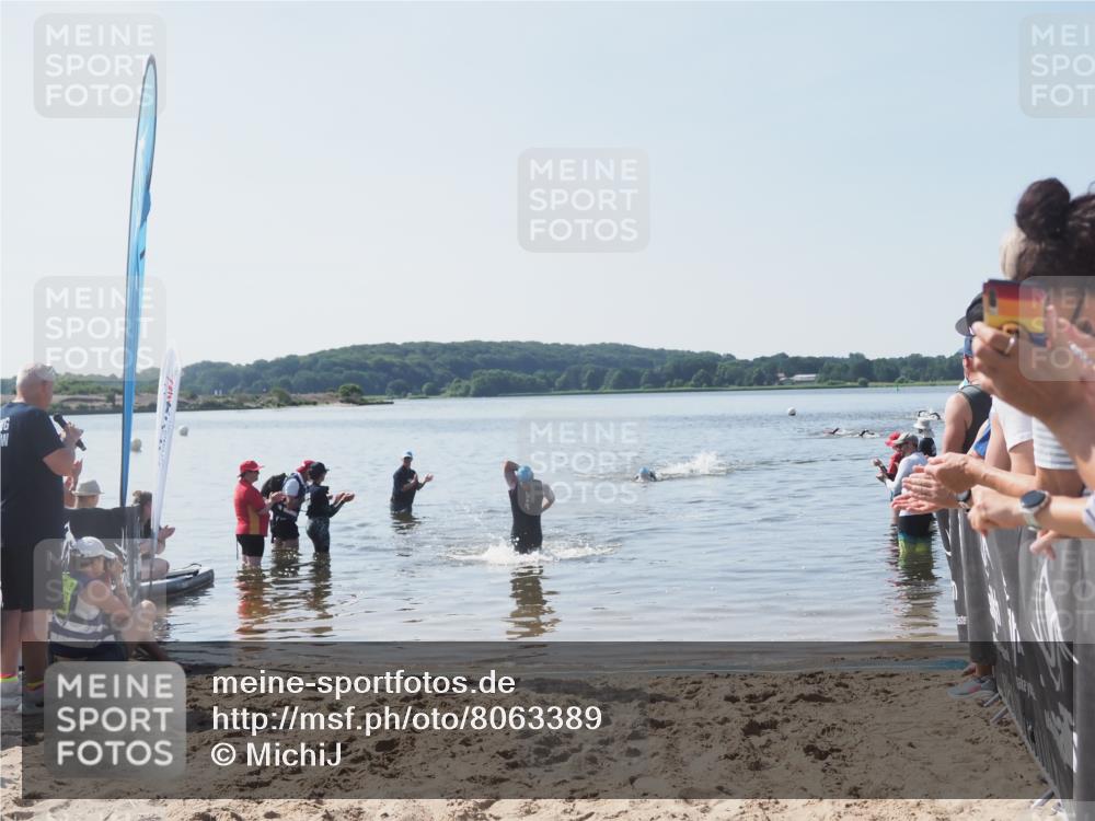 22.06.2025 - Viking Triathlon MichiJ http://msf.ph/oto/8063389 22.06.2025 10:24:51 Schwimmen 4, 329, 521 meine-sportfotos.de