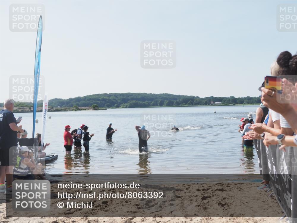 22.06.2025 - Viking Triathlon MichiJ http://msf.ph/oto/8063392 22.06.2025 10:24:52 Schwimmen 4, 329, 521 meine-sportfotos.de