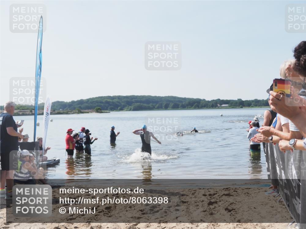 22.06.2025 - Viking Triathlon MichiJ http://msf.ph/oto/8063398 22.06.2025 10:24:52 Schwimmen 4, 329, 521 meine-sportfotos.de
