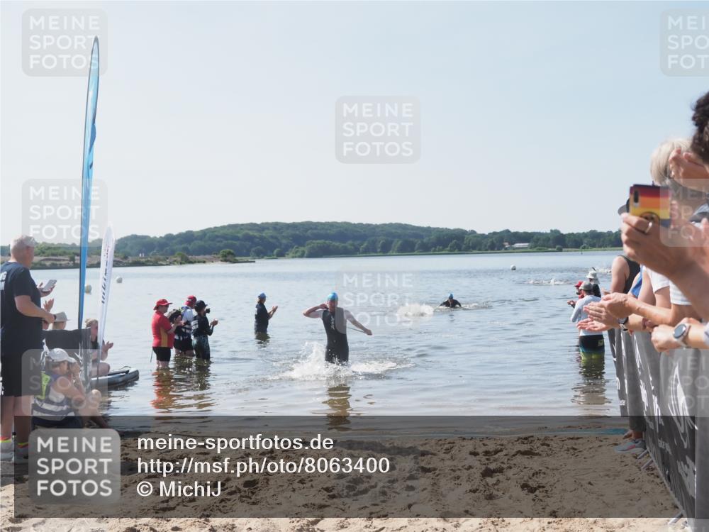 22.06.2025 - Viking Triathlon MichiJ http://msf.ph/oto/8063400 22.06.2025 10:24:52 Schwimmen 4, 329, 521 meine-sportfotos.de