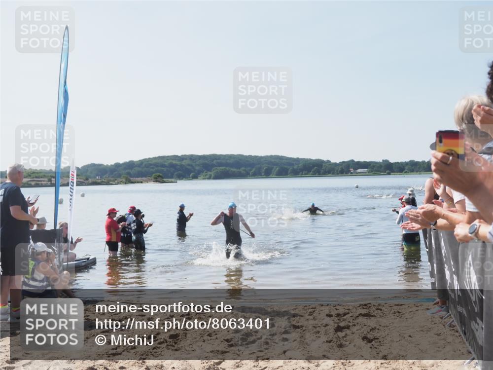 22.06.2025 - Viking Triathlon MichiJ http://msf.ph/oto/8063401 22.06.2025 10:24:53 Schwimmen 4, 329, 521 meine-sportfotos.de