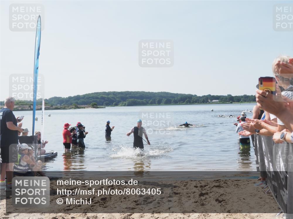 22.06.2025 - Viking Triathlon MichiJ http://msf.ph/oto/8063405 22.06.2025 10:24:53 Schwimmen 4, 329, 521 meine-sportfotos.de