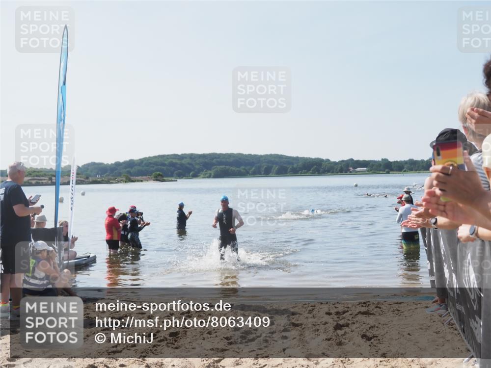 22.06.2025 - Viking Triathlon MichiJ http://msf.ph/oto/8063409 22.06.2025 10:24:53 Schwimmen 4, 329, 521 meine-sportfotos.de