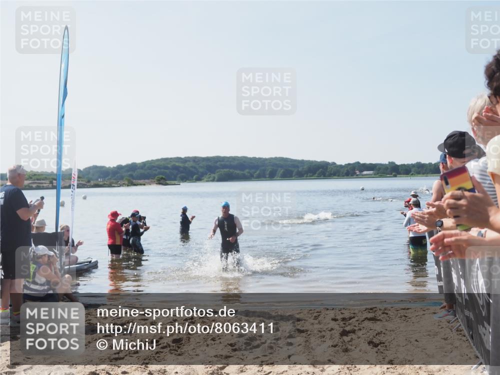 22.06.2025 - Viking Triathlon MichiJ http://msf.ph/oto/8063411 22.06.2025 10:24:53 Schwimmen 4, 329, 521 meine-sportfotos.de