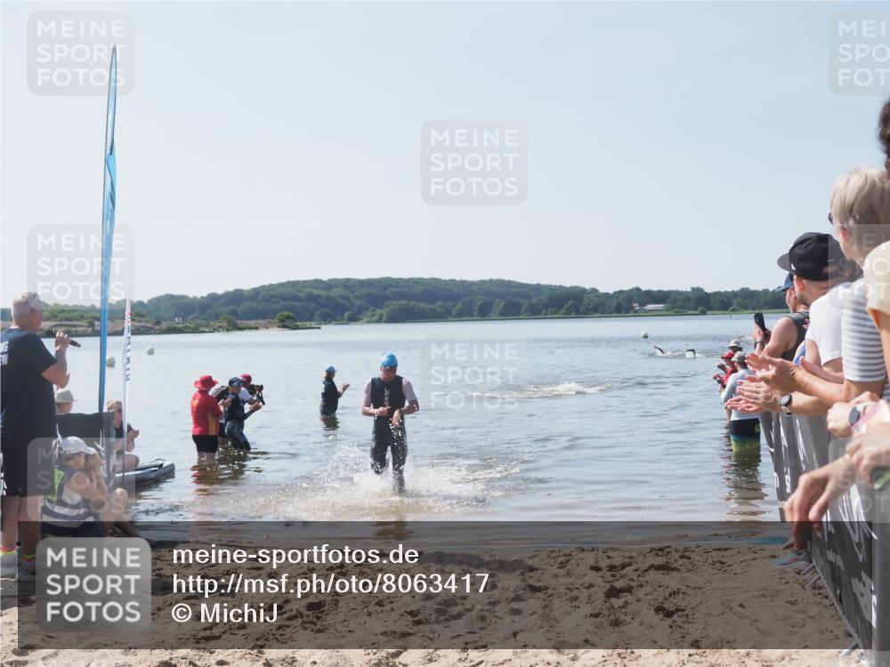 22.06.2025 - Viking Triathlon MichiJ http://msf.ph/oto/8063417 22.06.2025 10:24:54 Schwimmen 4, 329, 521 meine-sportfotos.de