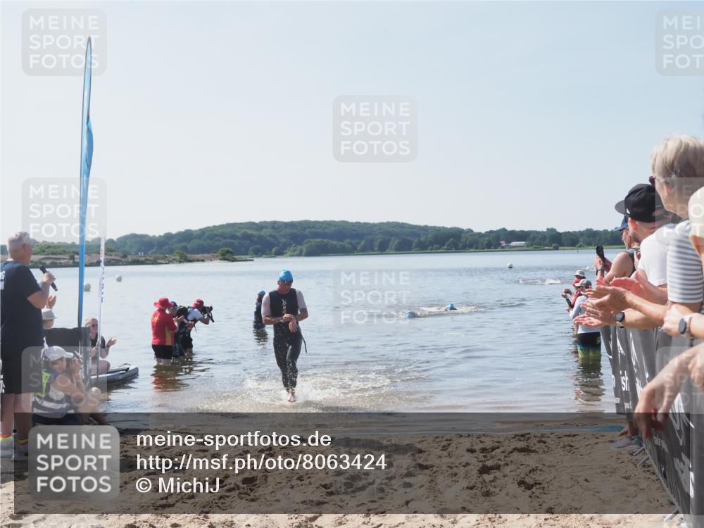 22.06.2025 - Viking Triathlon MichiJ http://msf.ph/oto/8063424 22.06.2025 10:24:54 Schwimmen 4, 329, 521 meine-sportfotos.de