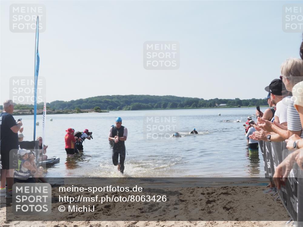22.06.2025 - Viking Triathlon MichiJ http://msf.ph/oto/8063426 22.06.2025 10:24:54 Schwimmen 4, 329, 521 meine-sportfotos.de