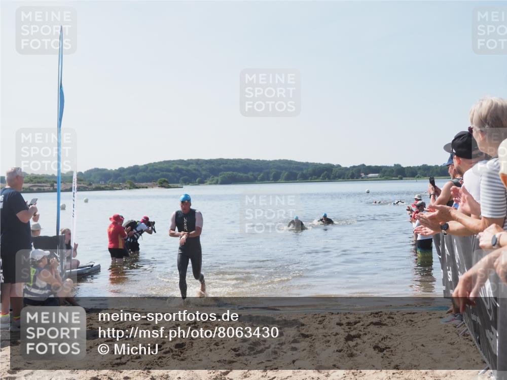 22.06.2025 - Viking Triathlon MichiJ http://msf.ph/oto/8063430 22.06.2025 10:24:55 Schwimmen 4, 329, 521 meine-sportfotos.de