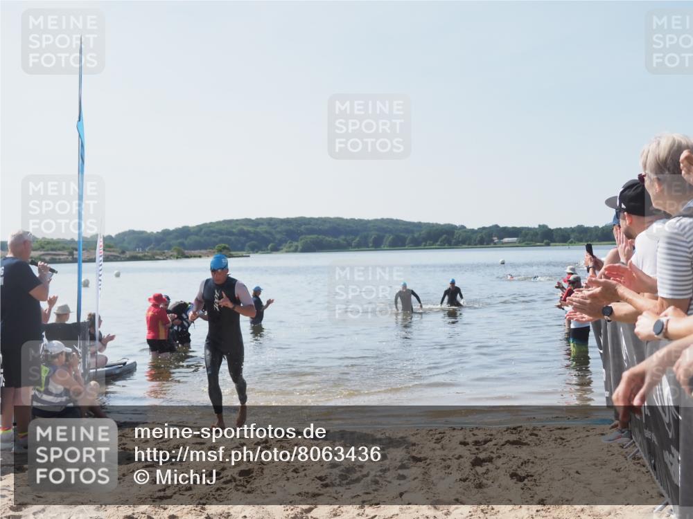 22.06.2025 - Viking Triathlon MichiJ http://msf.ph/oto/8063436 22.06.2025 10:24:55 Schwimmen 4, 329, 521 meine-sportfotos.de
