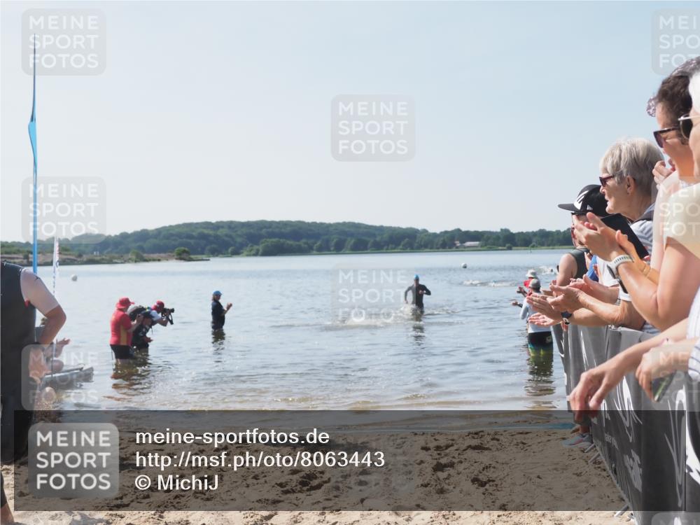 22.06.2025 - Viking Triathlon MichiJ http://msf.ph/oto/8063443 22.06.2025 10:24:57 Schwimmen 4, 329, 521 meine-sportfotos.de