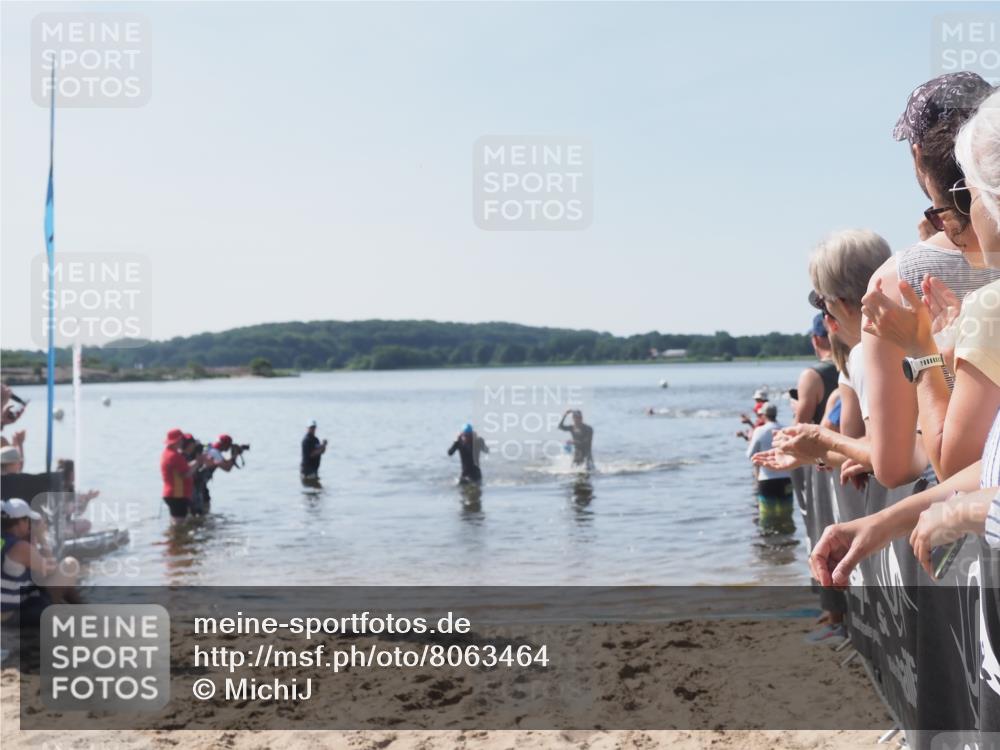 22.06.2025 - Viking Triathlon MichiJ http://msf.ph/oto/8063464 22.06.2025 10:25:00 Schwimmen 4, 521 meine-sportfotos.de